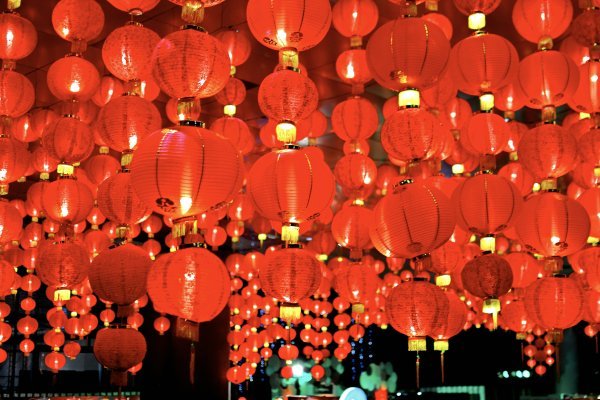 Lunar New Year Gift Traditions and Shopping Tips